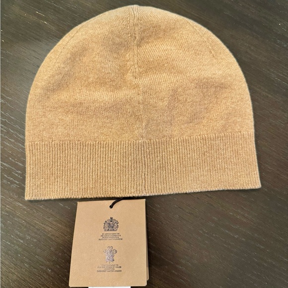 Burberry Logo Graphic Cashmere-Blend Beanie NWT - Picture 5 of 5